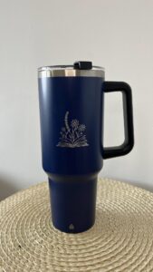 MASSIMUS kék thermo bögre - Könyv és virág